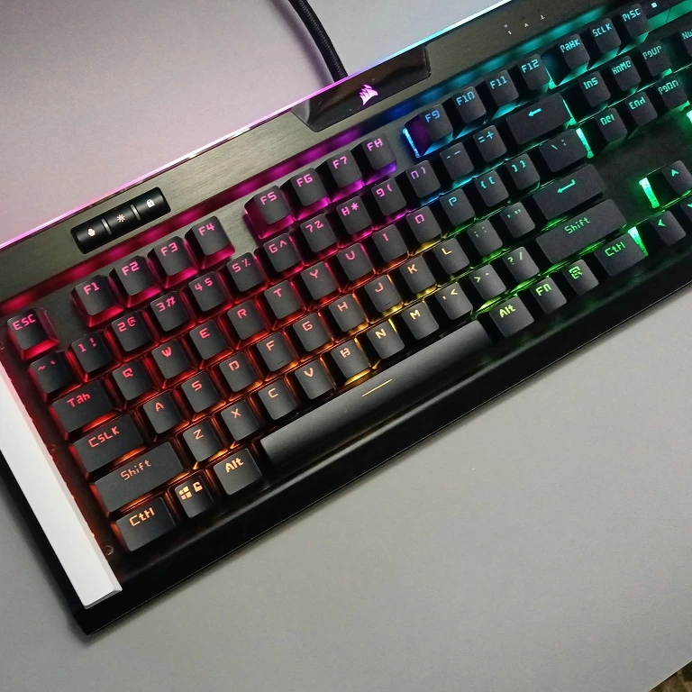 Прозрачный колпачок corsair pbt - Фотография_2