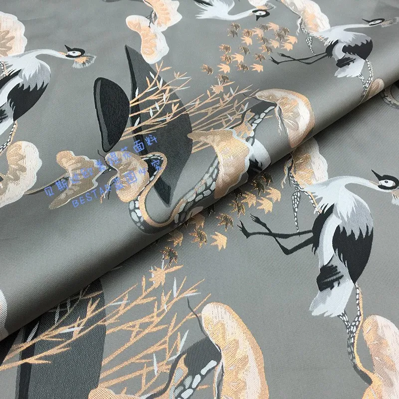 Жаккардовый cheongsam с позолоченным тиснением