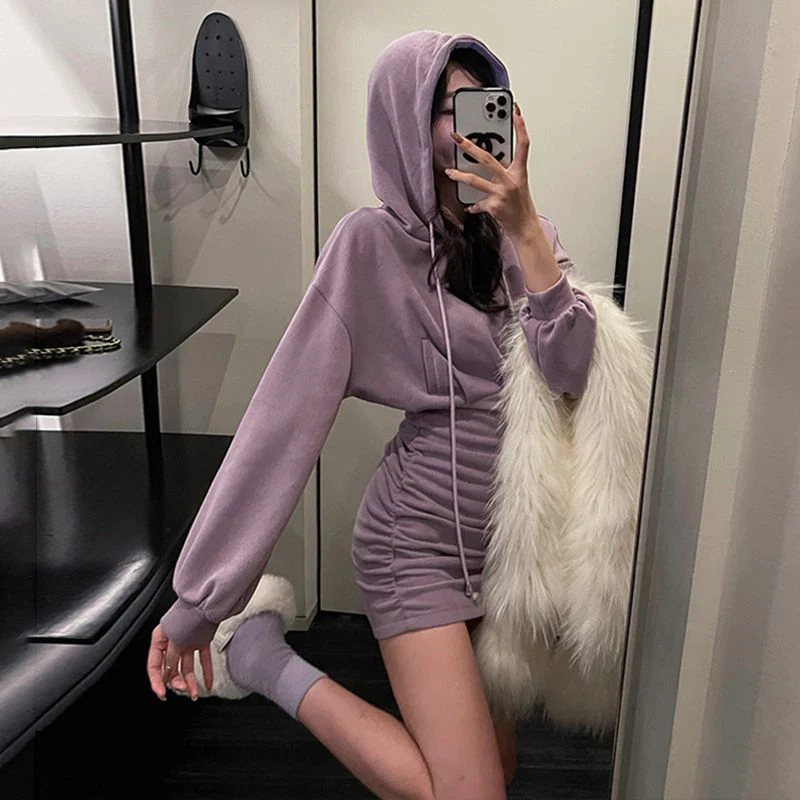 Осенне-весеннее облегающее платье skort с капюшоном