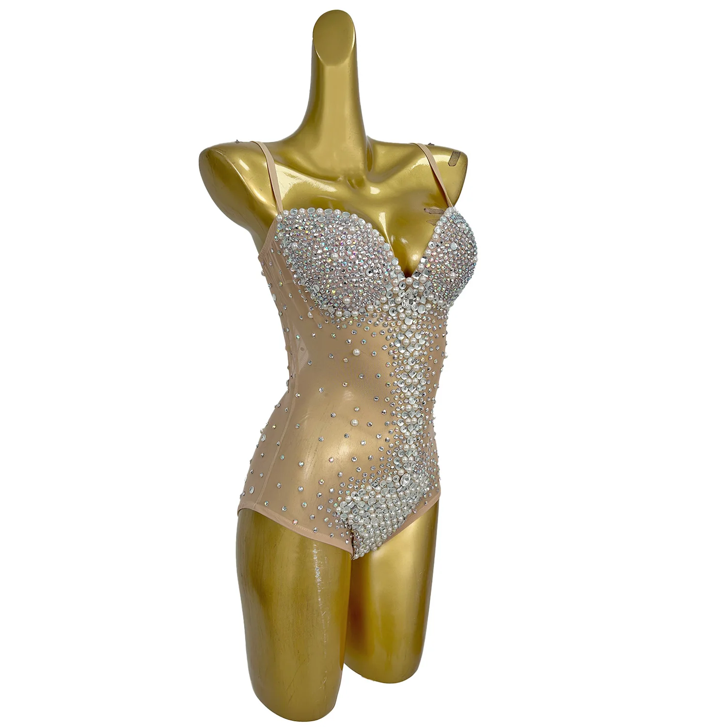 Сверкающий комбинезон со стразами на бретельках - Фотография_2