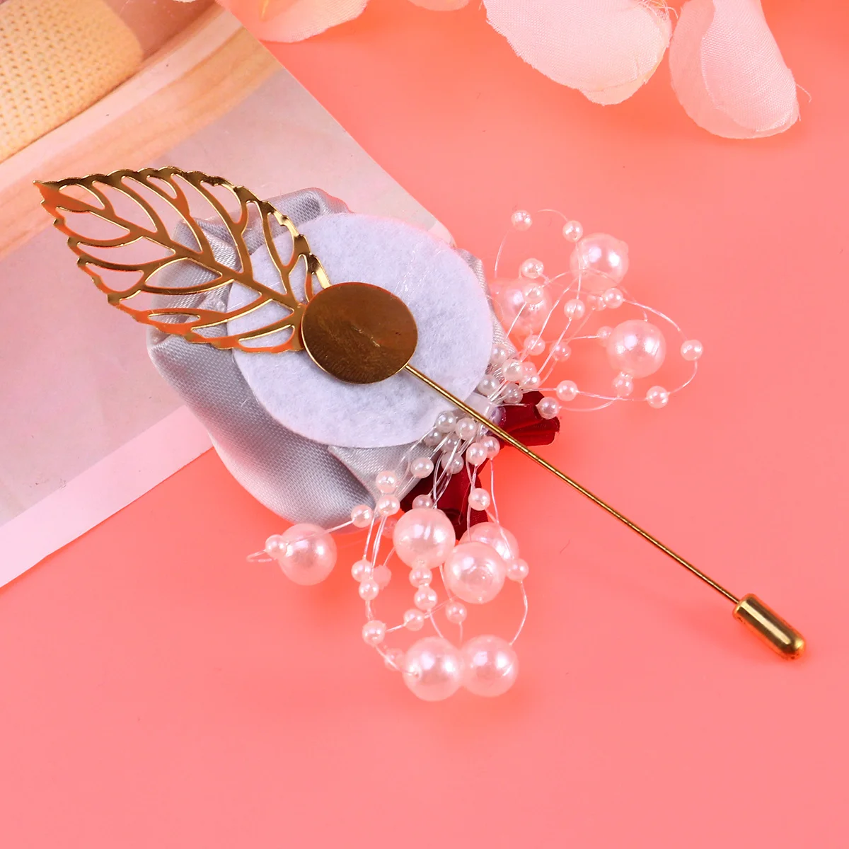 Модная брошь с искусственным цветком - Фотография_2