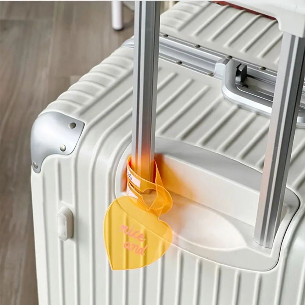 Красочная багажная бирка в форме любви - Фотография_3