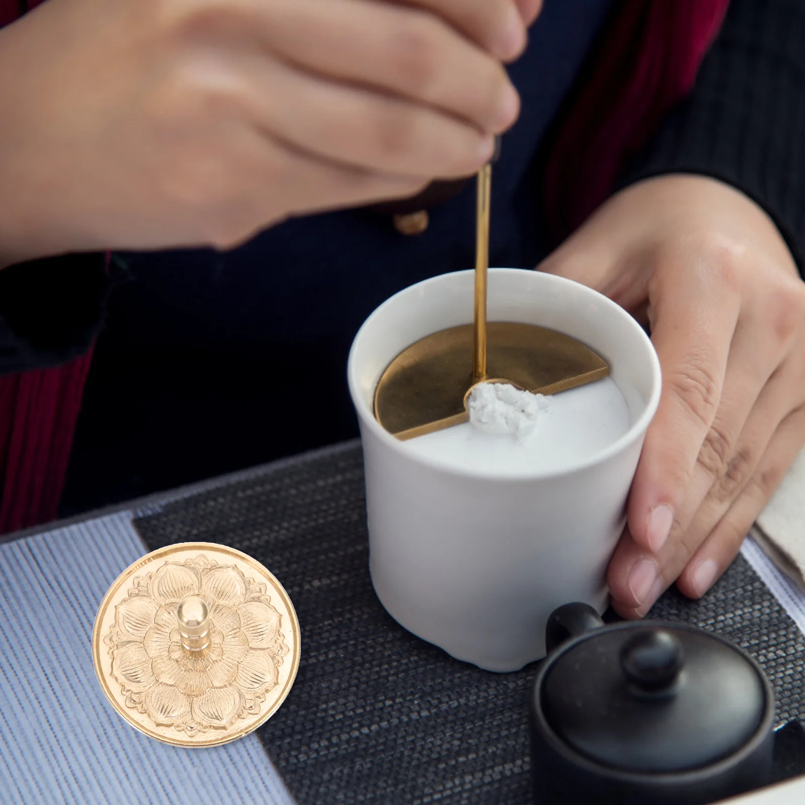 Латунный пресс для благовоний - Фотография_2