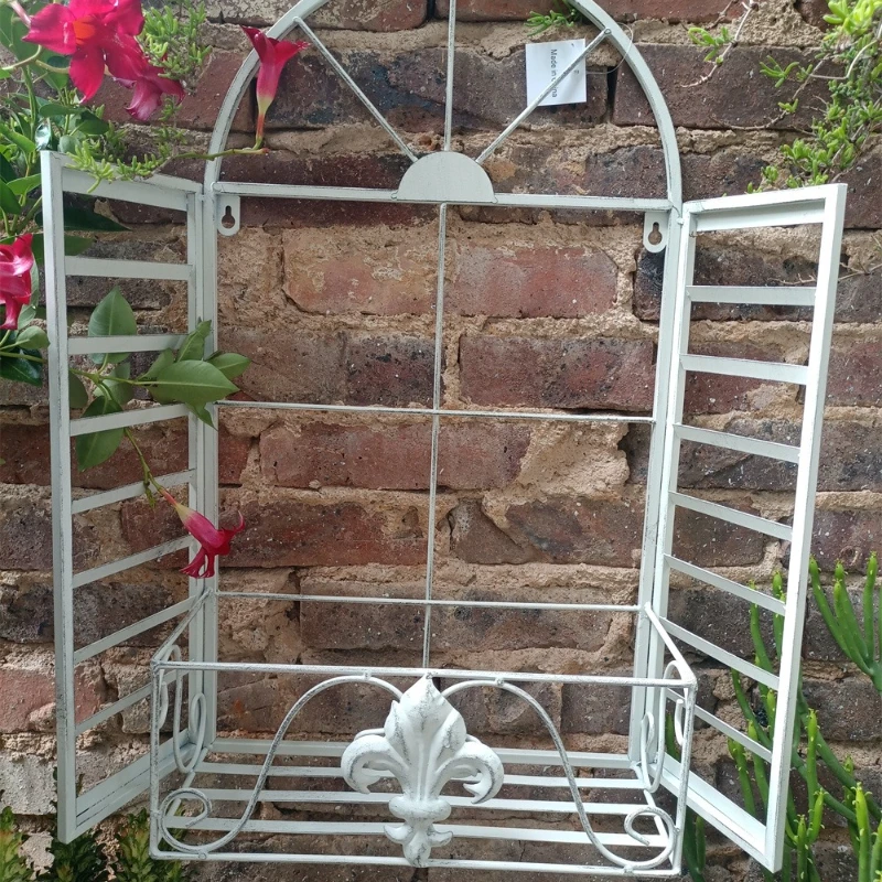 Настенный кашпо во французском стиле