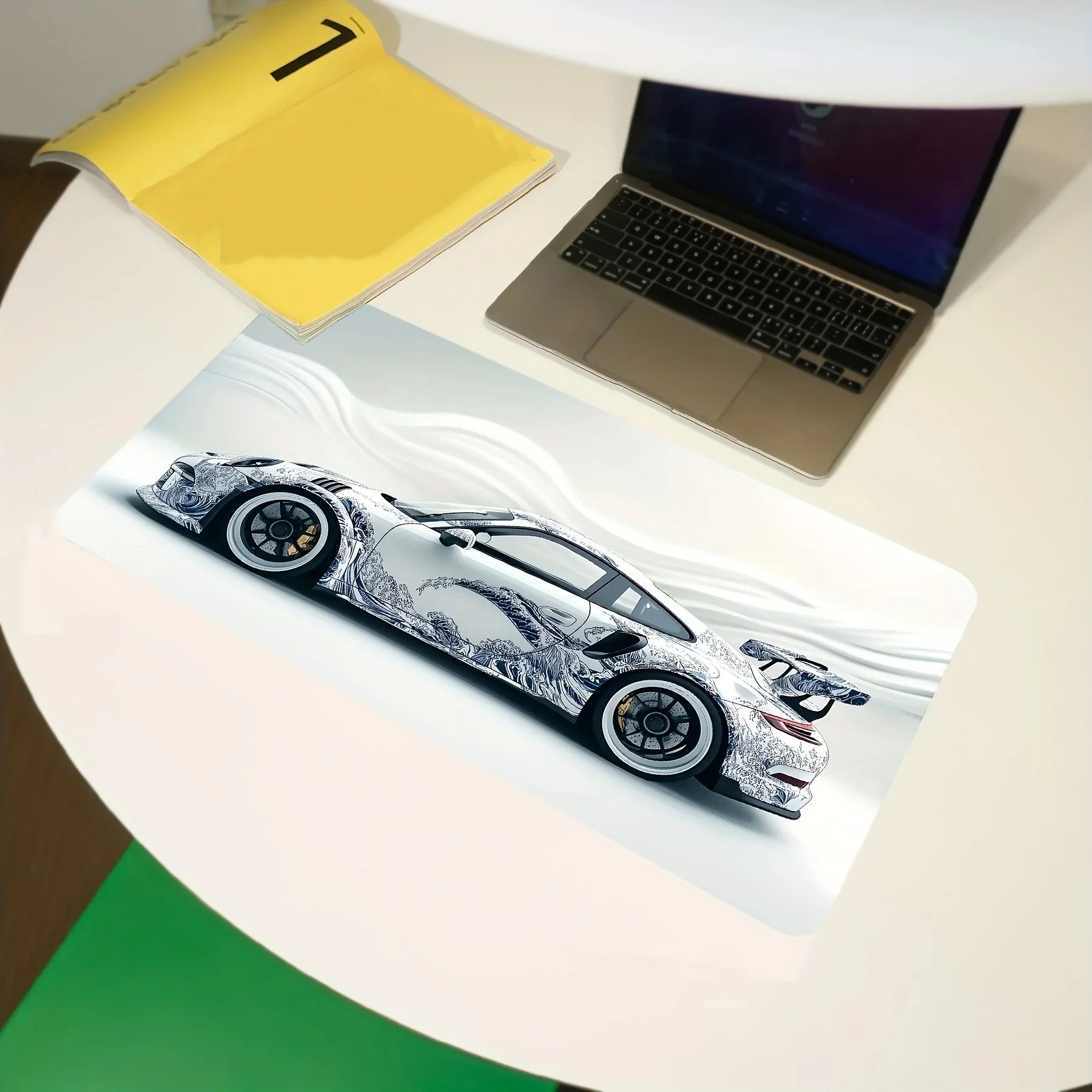 Большой белый спортивный автомобильный дизайн - Фотография_4