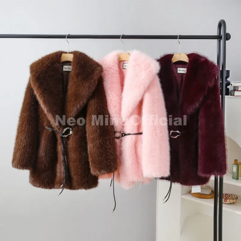 Зимнее горячее коричневое пальто из искусственного меха с поясом - Фотография_6