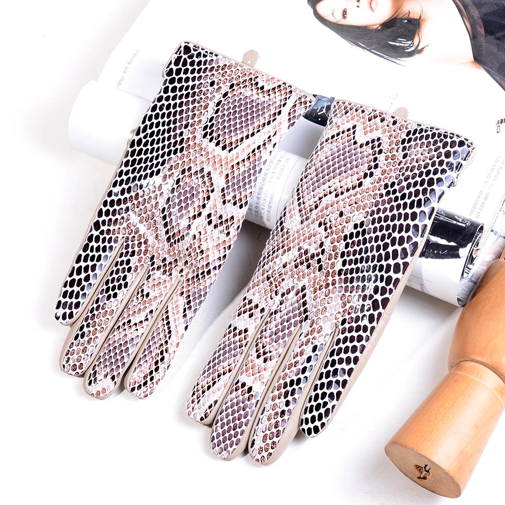 Женские зимние теплые бежевые элегантные - Фотография_3