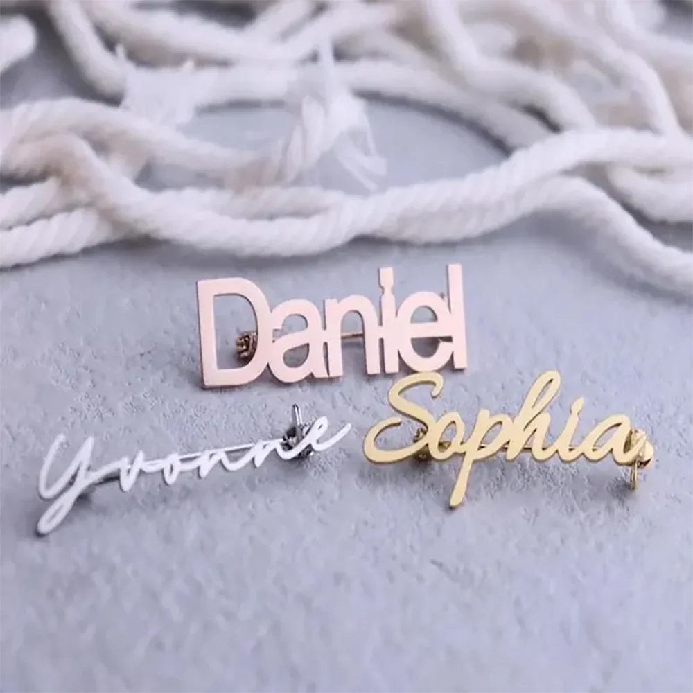 Персонализированное имя броши для