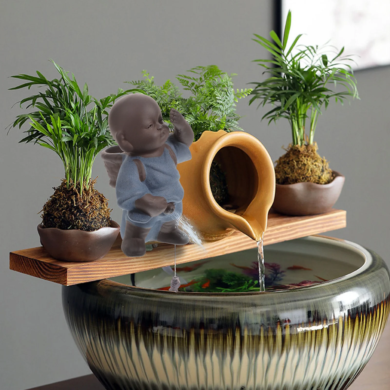 Керамическая статуя монаха