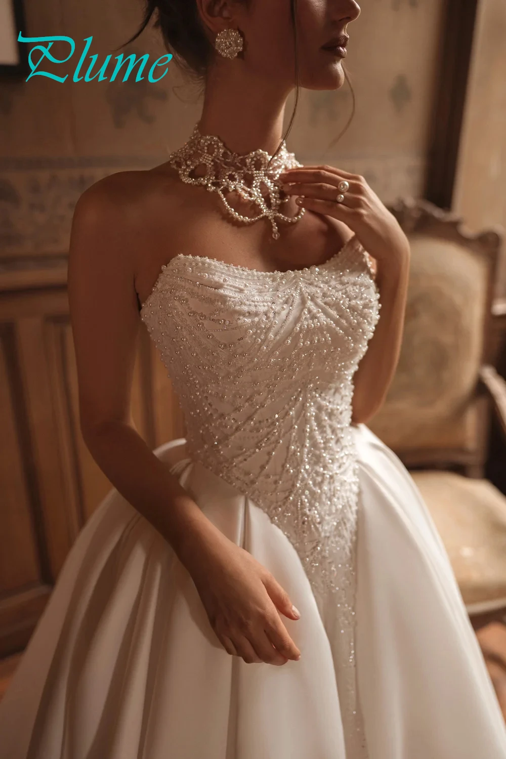 Элегантное белое атласное свадебное платье по индивидуальному заказу - Фотография_6