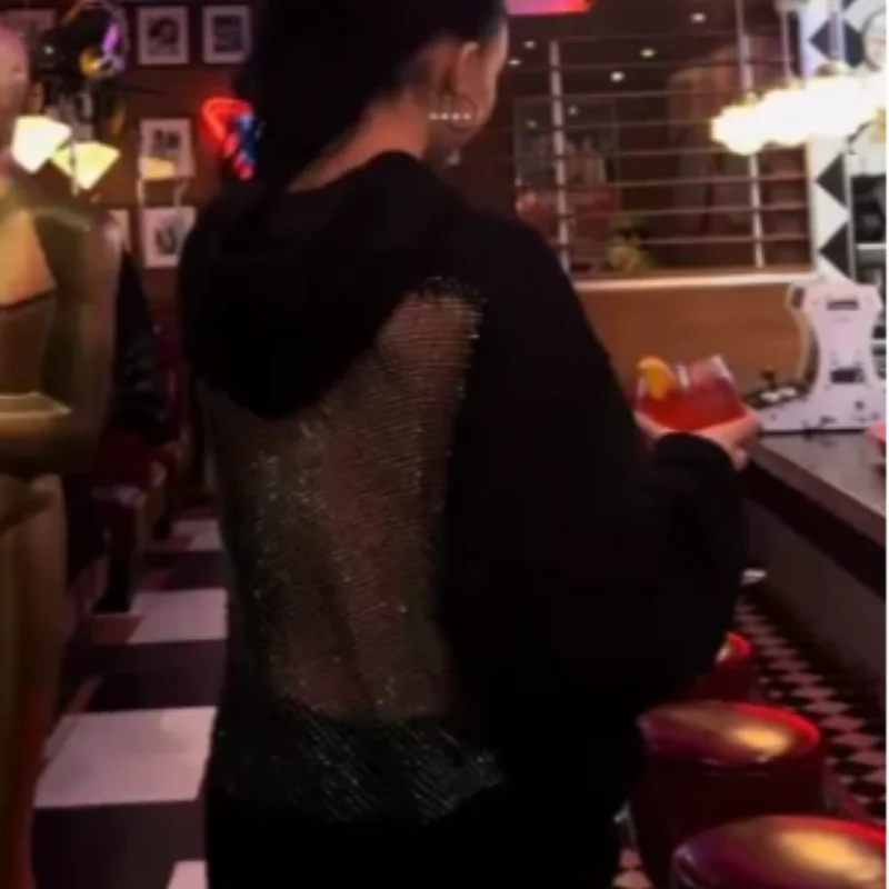 Шикарная ажурная куртка с капюшоном для женщин