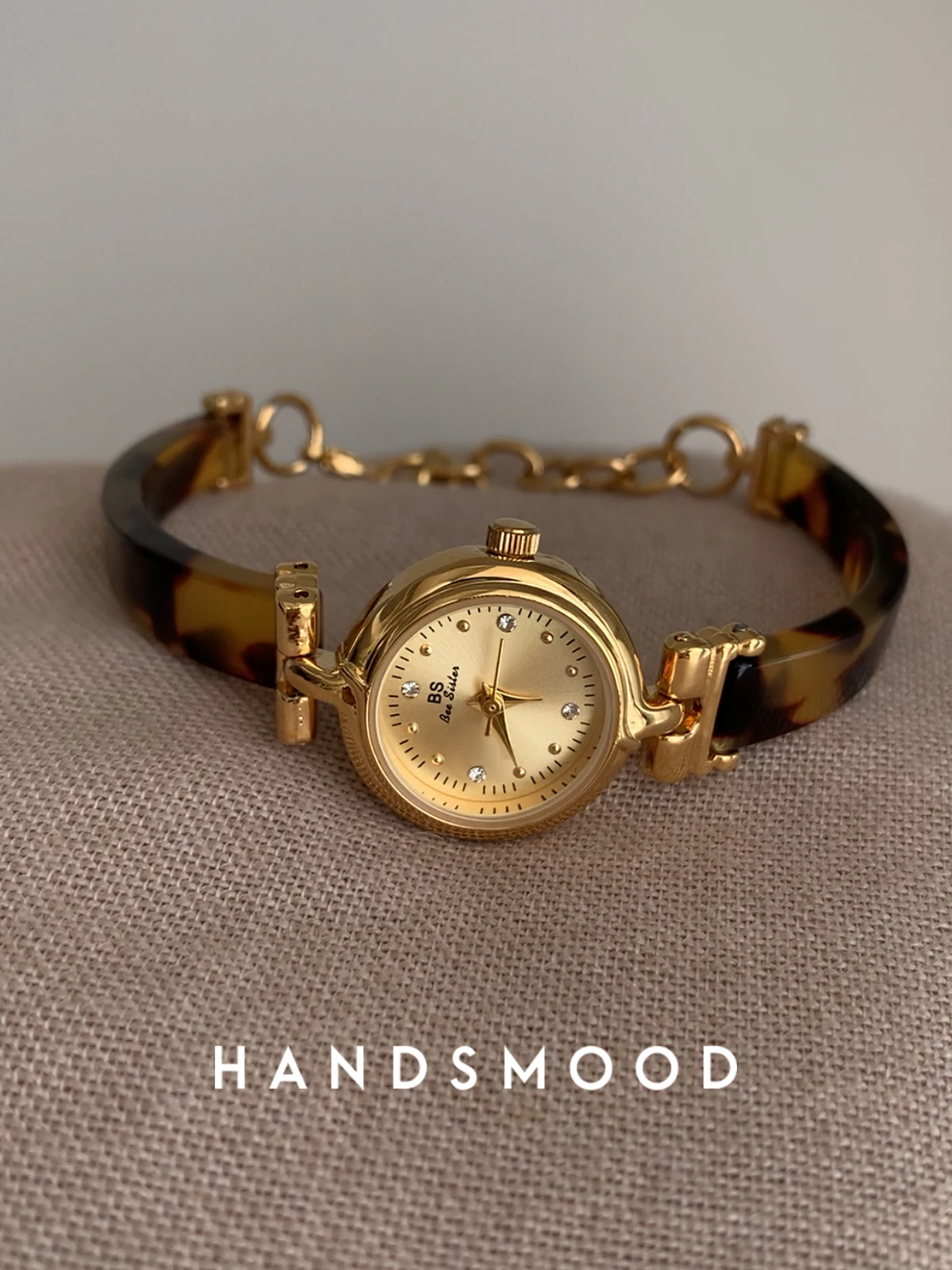 Новые часы-браслет в винтажном стиле с круглым маленьким циферблатом