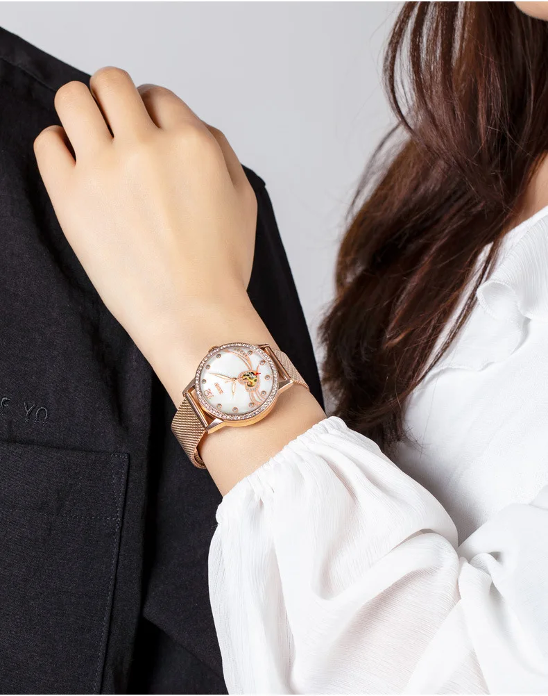 Светящиеся часы-скелетон со стразами - Фотография_4