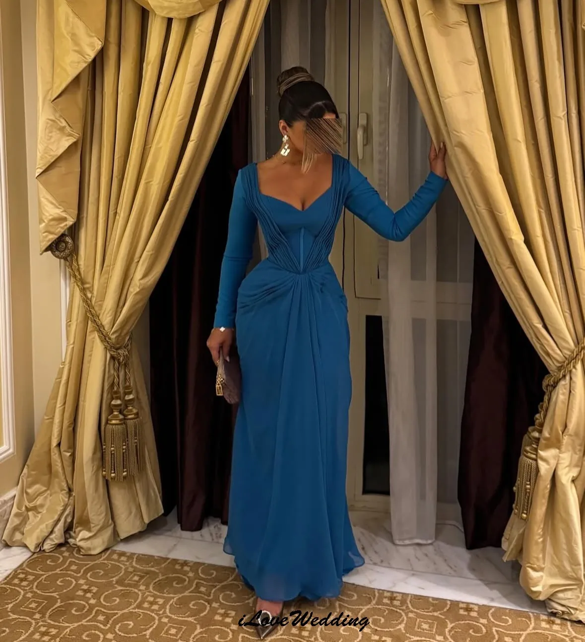 Синие вечерние платья с v-образным вырезом - Фотография_5