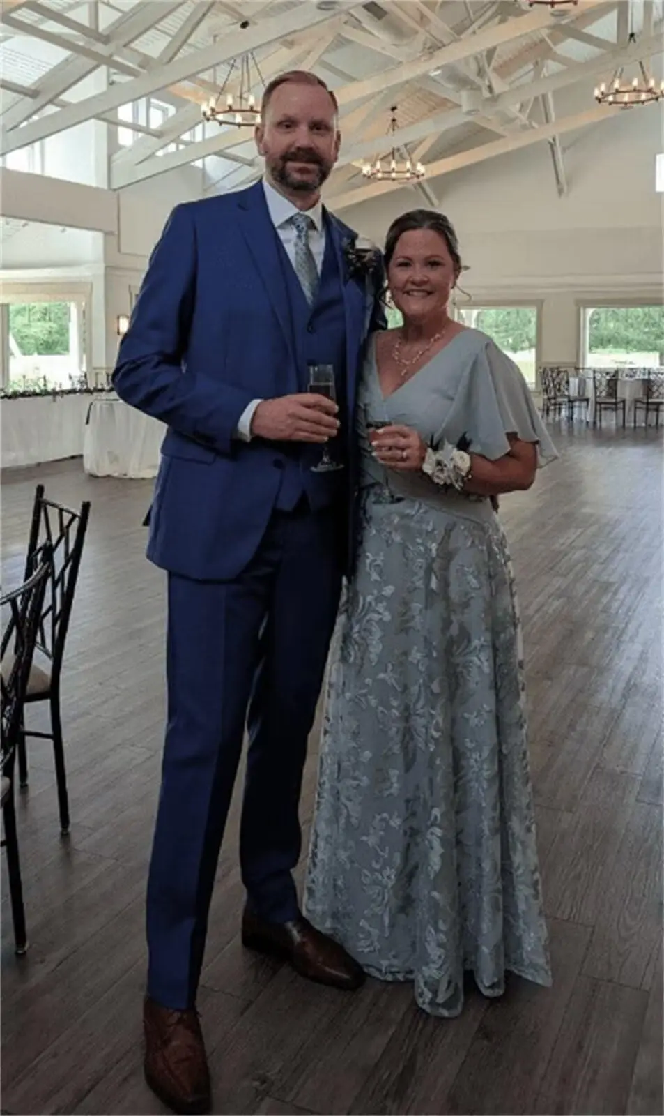 Блестящие пайетки платья для матери - Фотография_4