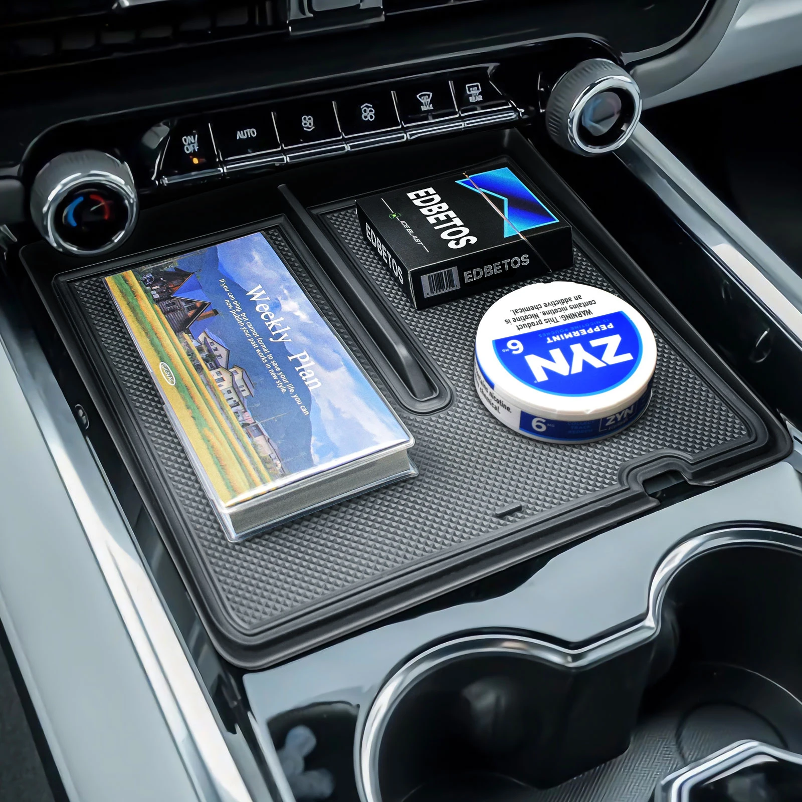 Органайзер на центральной консоли для chevy suburban/tahoe 2025 года - Фотография_3