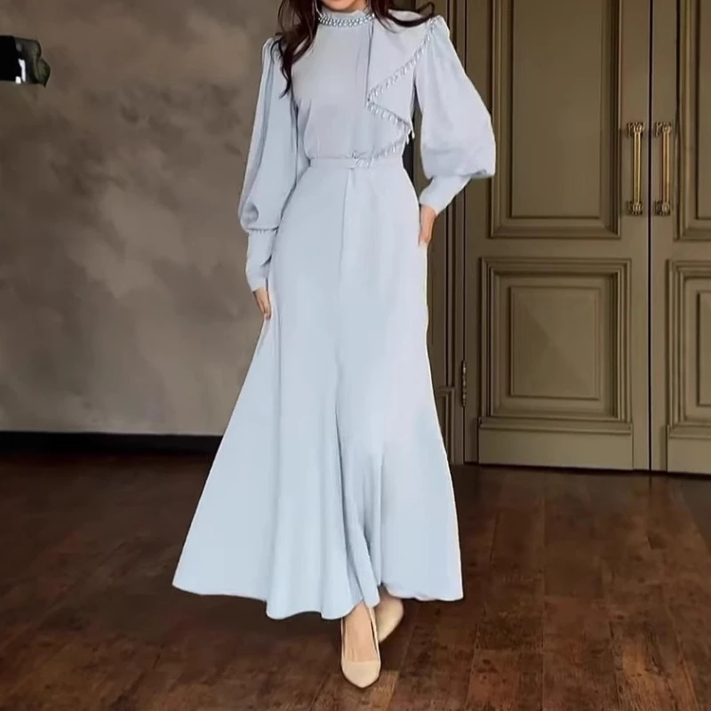 Элегантное и неравномерное женское