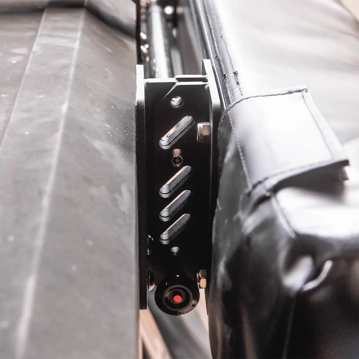 Тяжелые быстросъемные кронштейны для автомобильного тента - Фотография_4