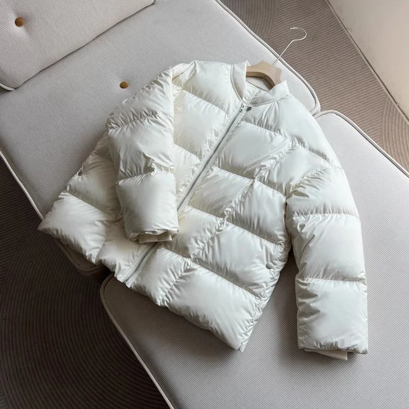 Schinteon женская куртка на белом утином пуху с бейсбольным воротником - Фотография_6