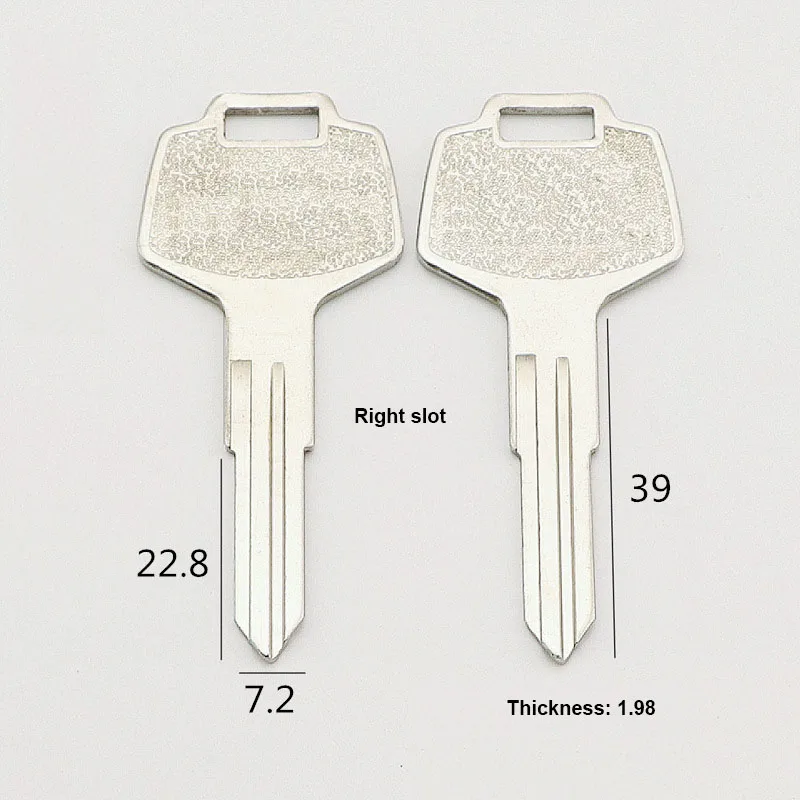 Блестящие автомобильные ключи в - Фотография_3
