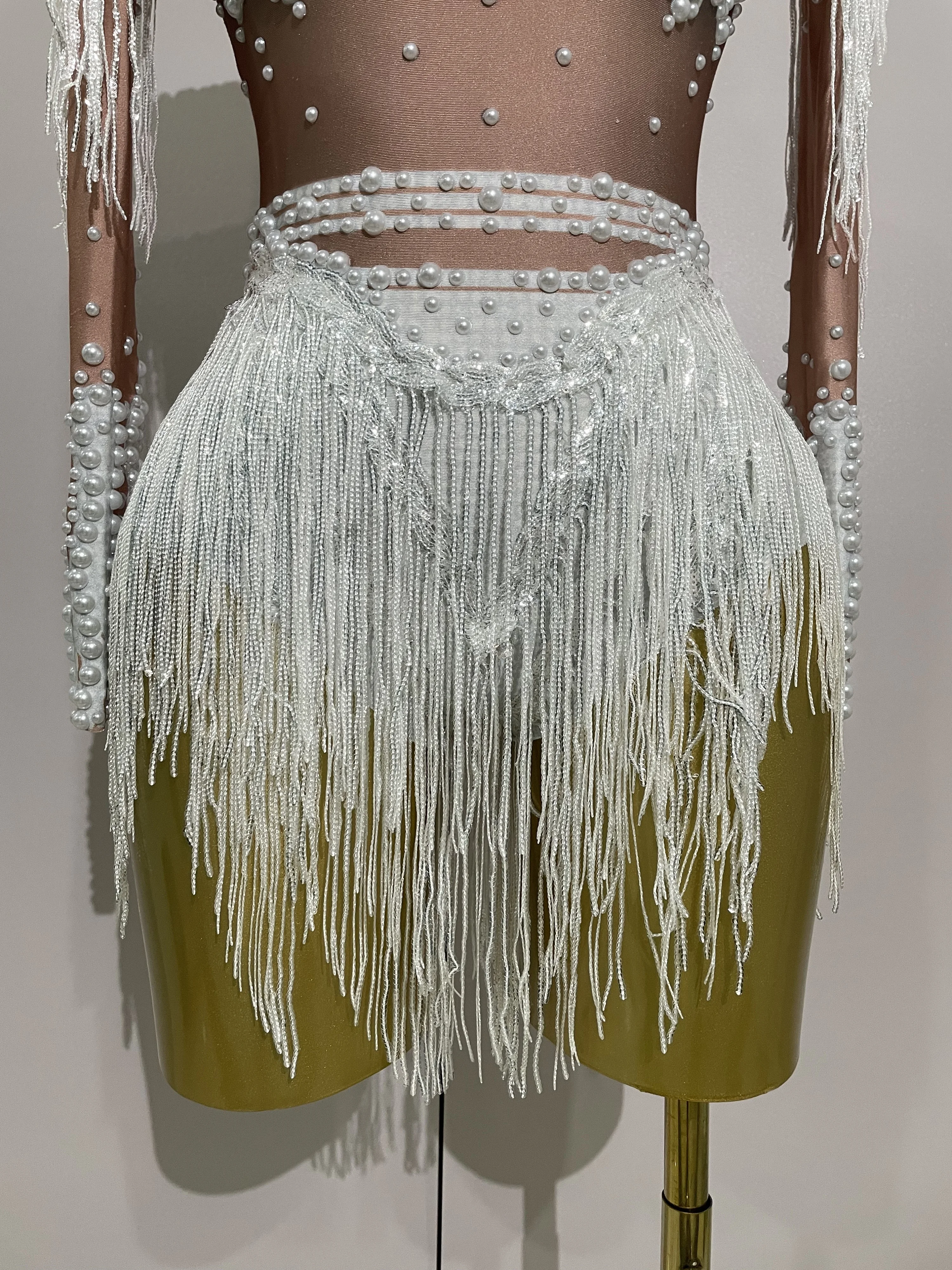 Блестящие стразы и блестки с кисточками - Фотография_6