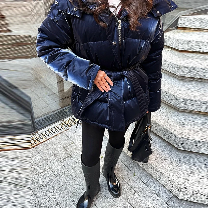 Женская осенне-зимняя куртка с капюшоном на хлопковой подкладке - Фотография_3