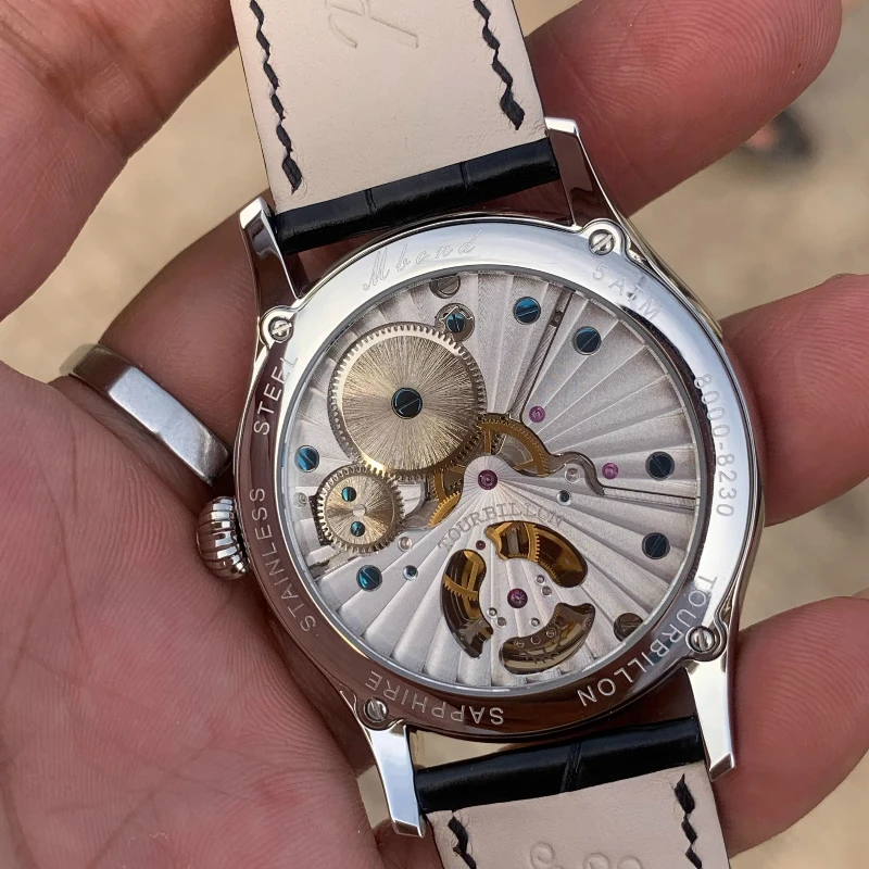 Часы без карточного механизма с турбийоном - Фотография_3