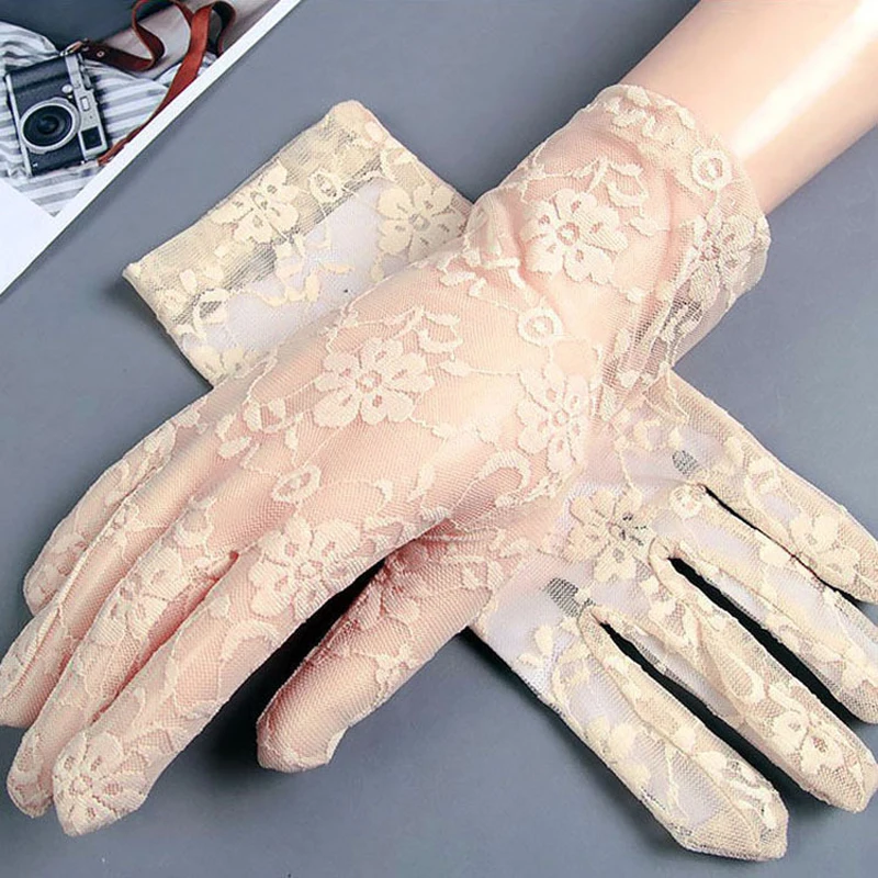 Женские перчатки