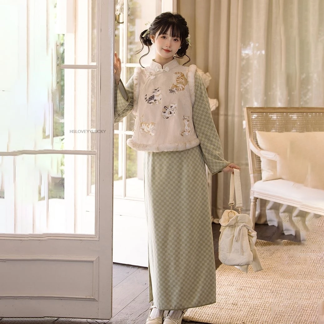 Жилет с вышивкой китайского кота - Фотография_3