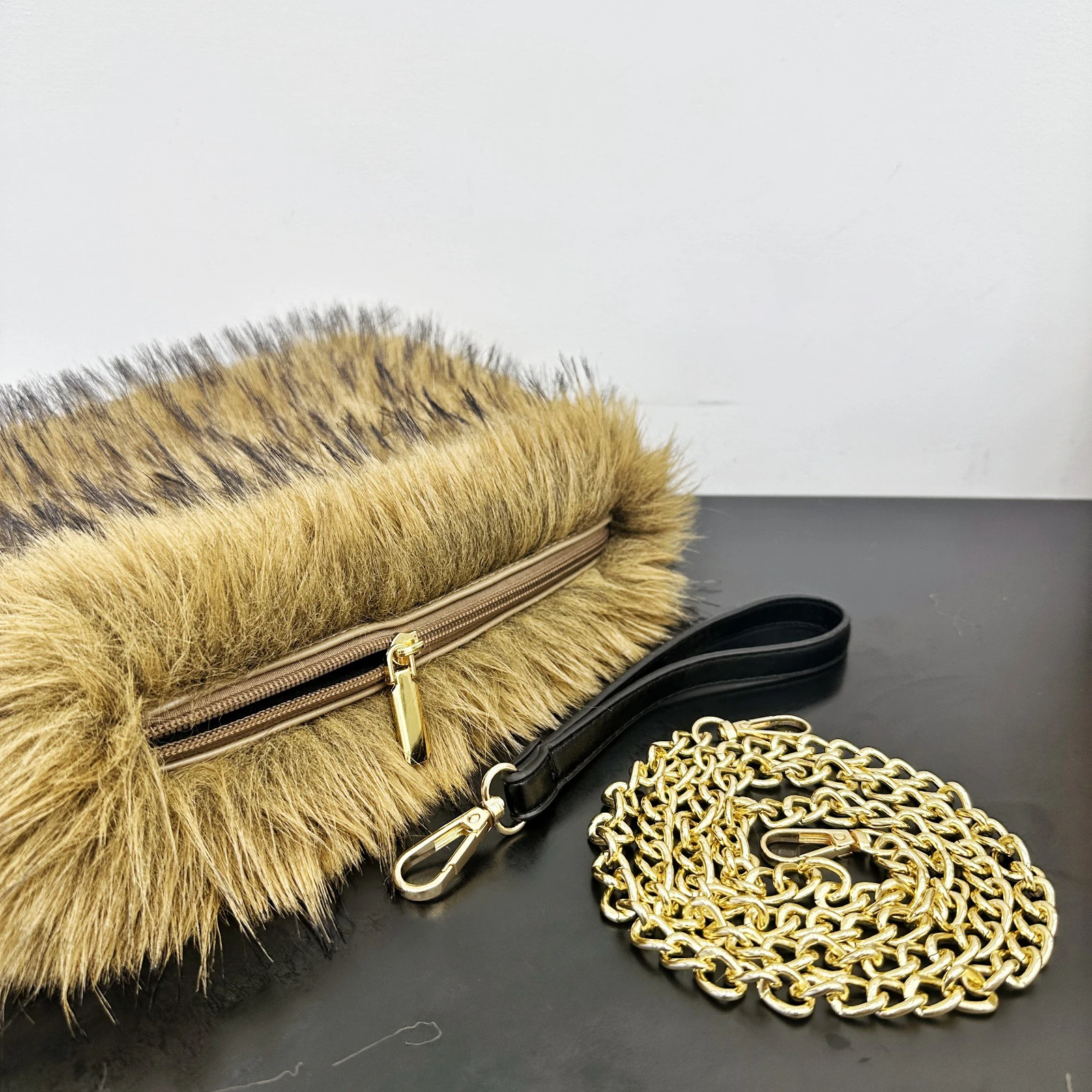 Осенне-зимние сумки из искусственного меха енота для женщин - Фотография_6