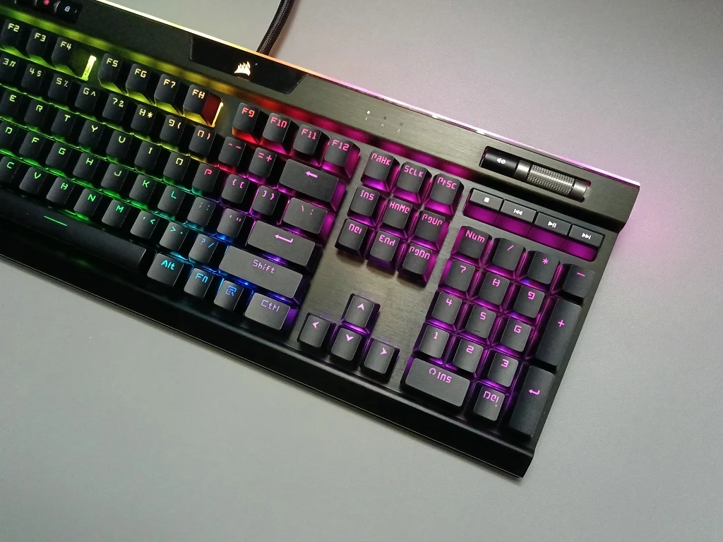 Прозрачный колпачок corsair pbt - Фотография_3