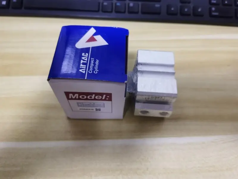 Новый цилиндр airtac sda40x10 в коробке - Фотография_4