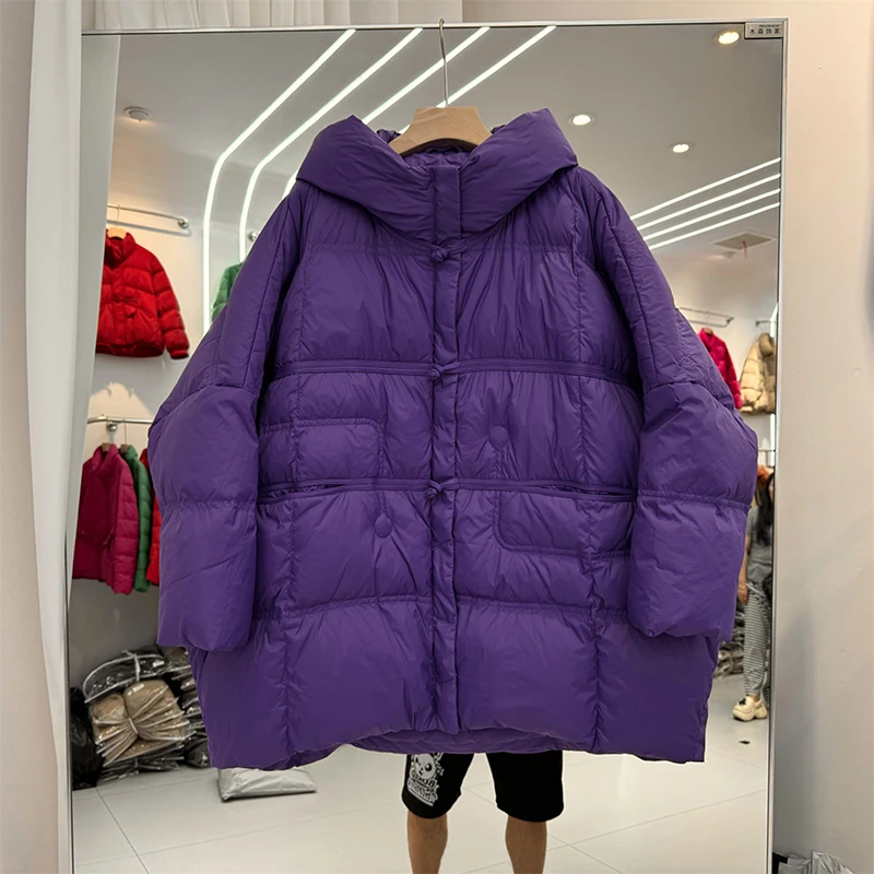 Зимний свободный пуховик средней длины с капюшоном - Фотография_2