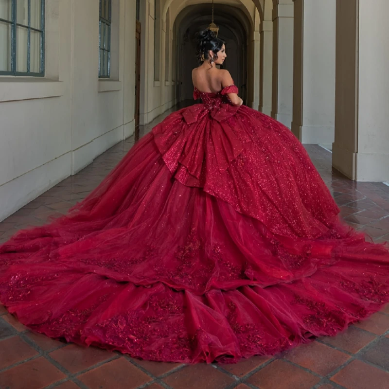 Красные блестящие платья quinceanera с открытыми плечами - Фотография_2
