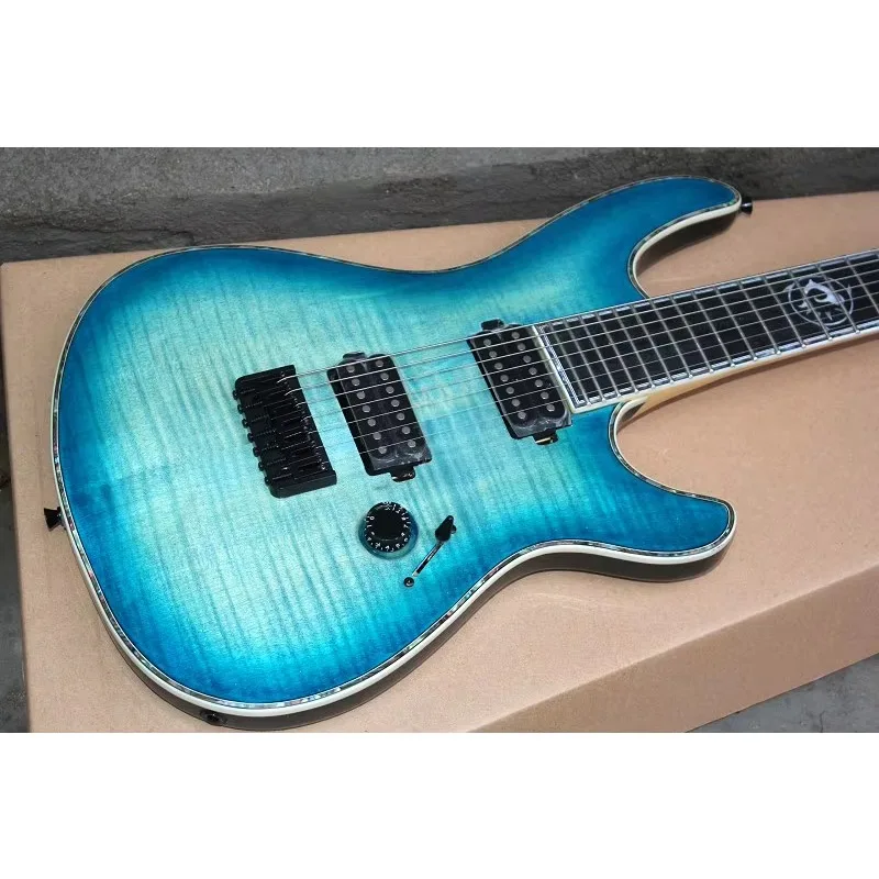 Электрогитара stlf7 strings blue body со шпоном из пламенного клена - Фотография_2