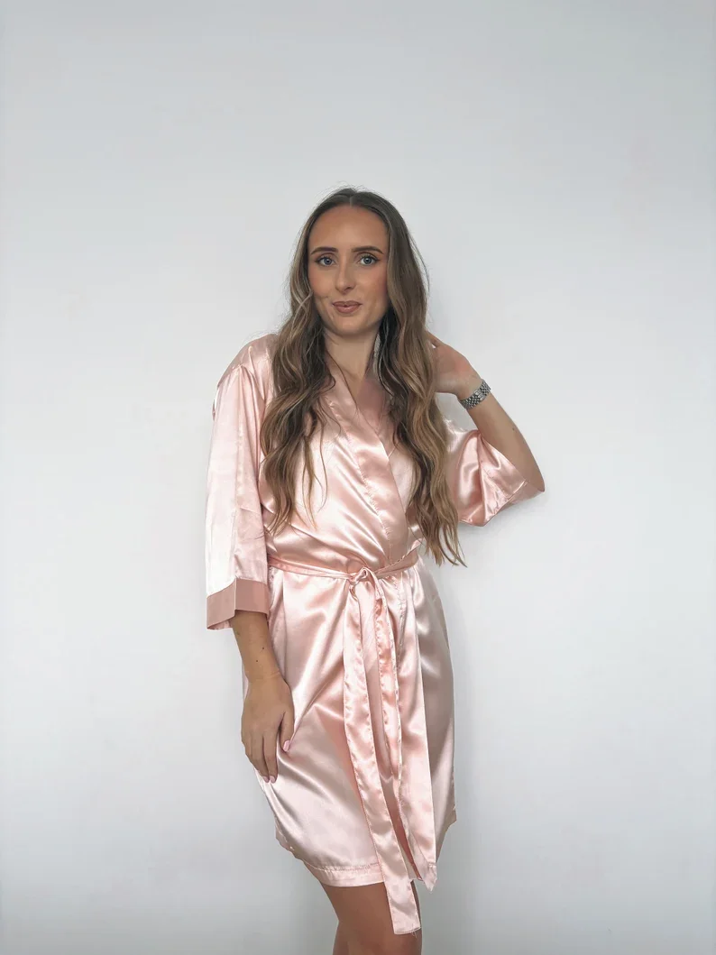 Персонализированные розовые халаты подружки невесты - Фотография_3