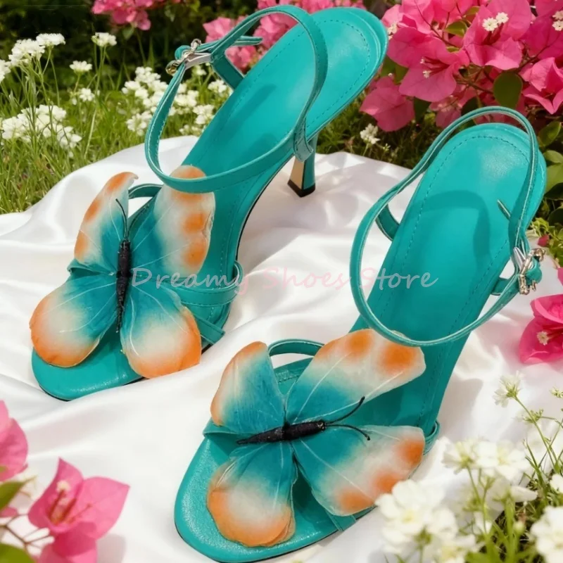 Зеленые, синие босоножки на шпильке с декором бабочки и кристаллами