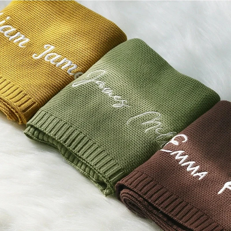 Персонализированное одеяло для новорожденных с вышитым именем