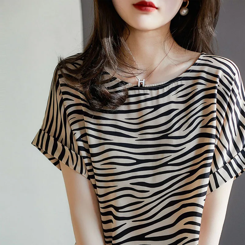 Модная блузка с круглым вырезом и леопардовым принтом в корейском стиле - Фотография_3