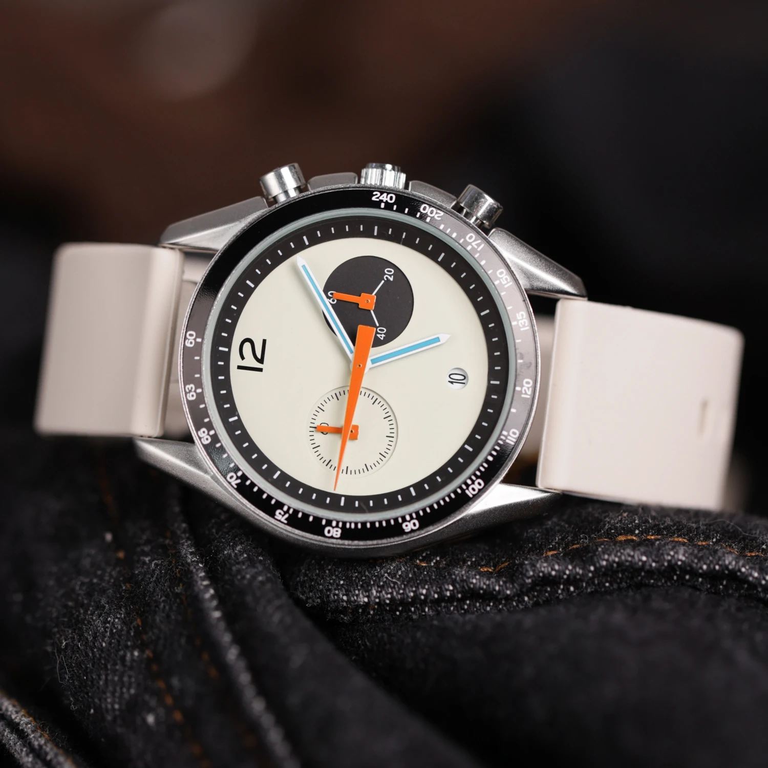 Новые мужские часы с круглым большим циферблатом