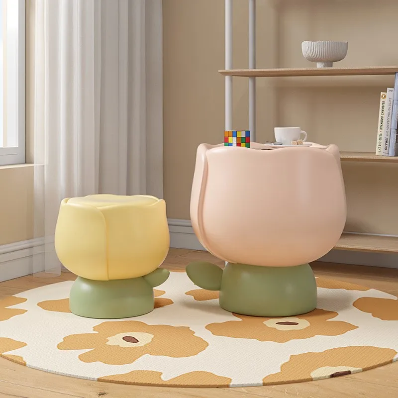 Чайный столик с цветами тюльпанов - Фотография_2