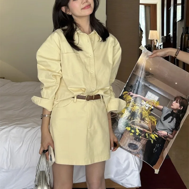 Весенняя игривая возрастная джинсовая рубашка