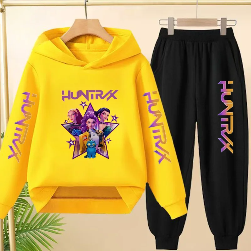 Милая озорная девочка с групповым узором - Фотография_4