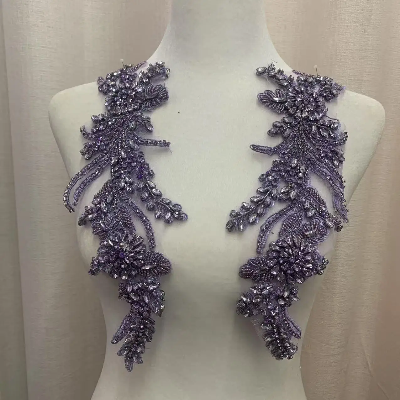 16 цветов, 1 пара аксессуаров