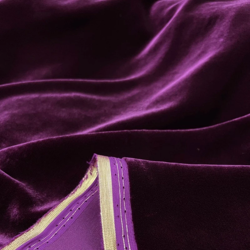 Фиолетовая бархатная ткань шириной 140 см