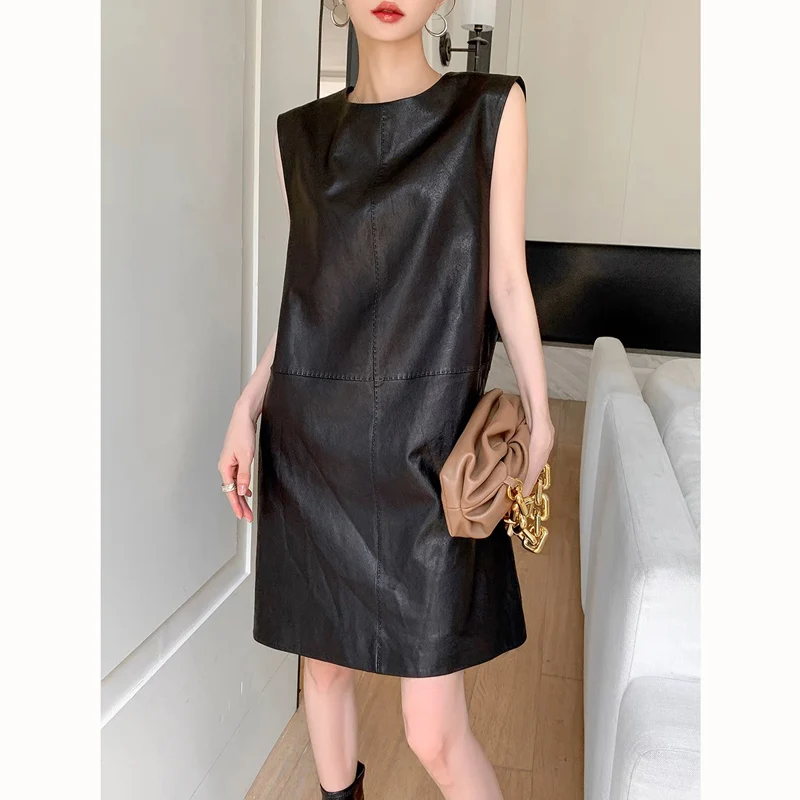 Черный женский вертикальный пуловер из натуральной кожи