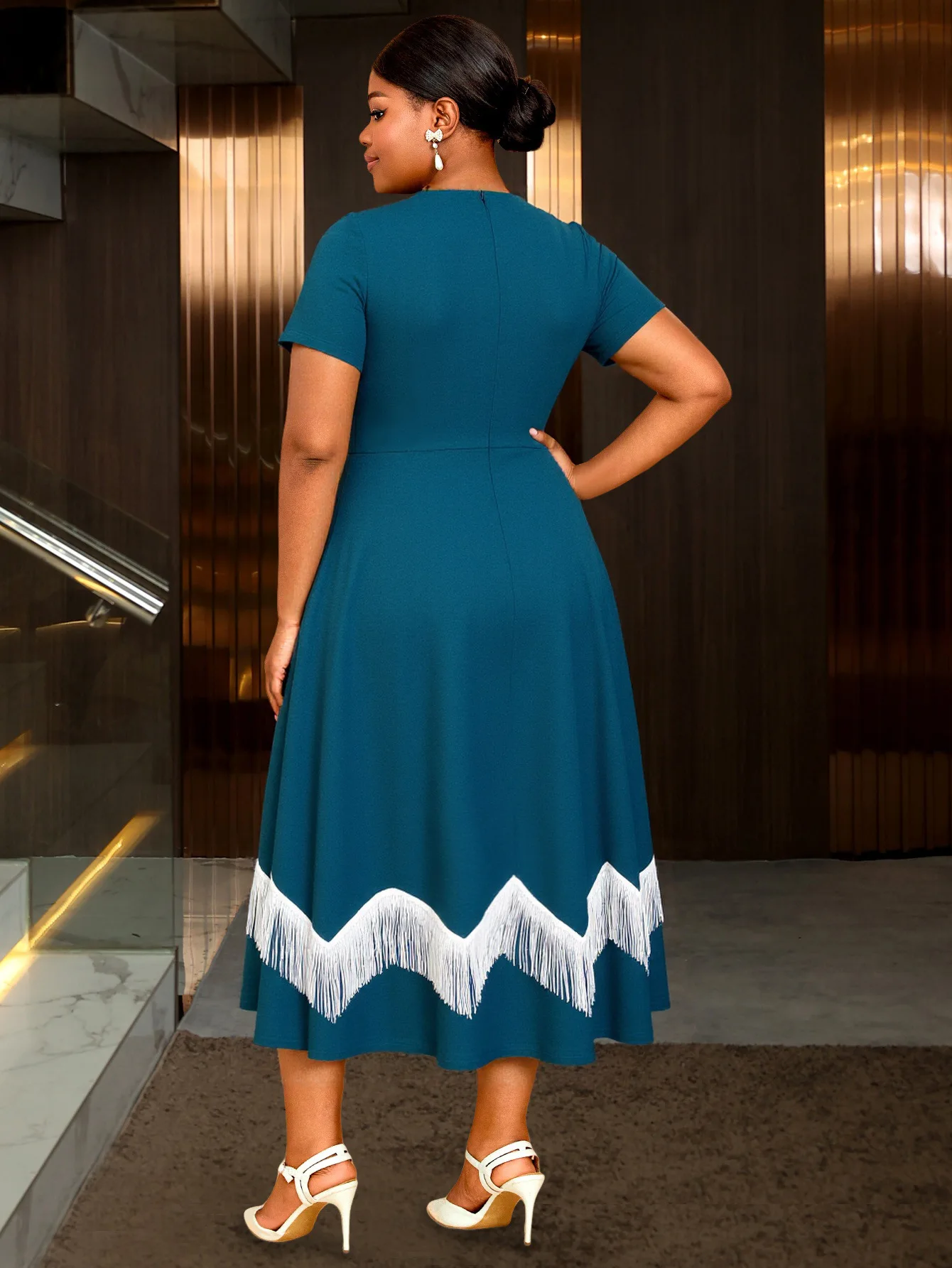 Элегантное платье больших размеров - Фотография_2