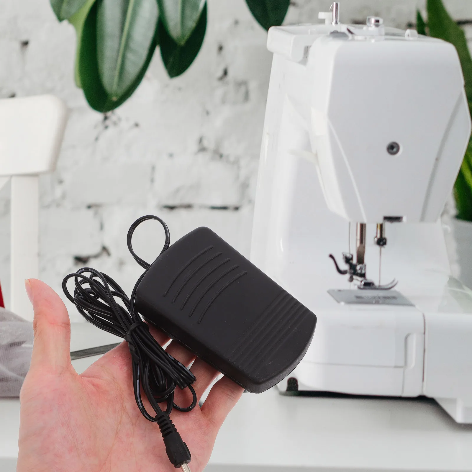 Стабильная бытовая швейная машина - Фотография_6