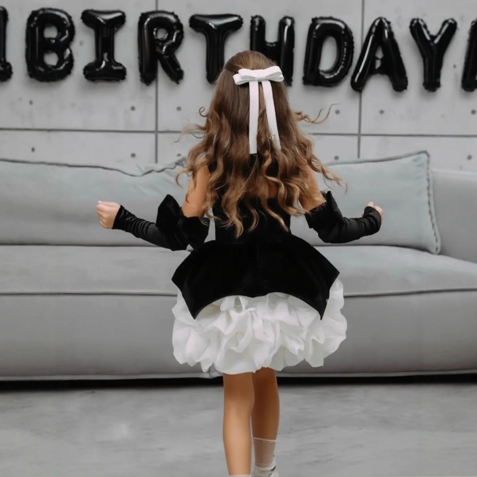 Платье с цветочным узором для девочек с галстуком-бабочкой - Фотография_4