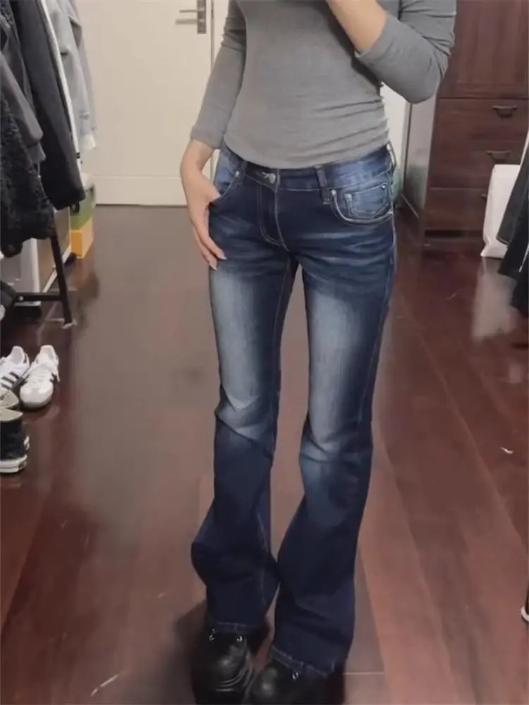 Темно-синие расклешенные джинсы в стиле ретро y2k 2000-х годов - Фотография_5